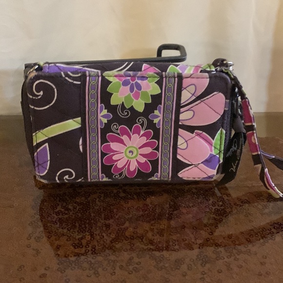 Vera Bradley Wallet/Smartphone Holder and Wristlet - EUC - Picture 3 of 11